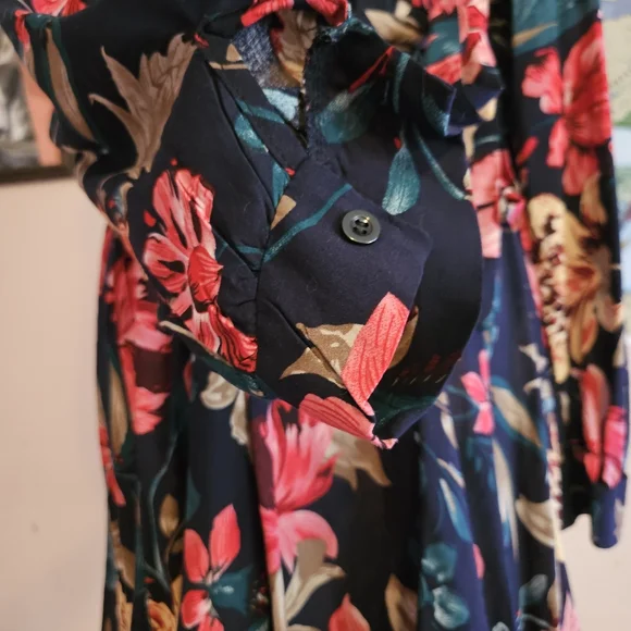 Green And Pink Floral Print Surplice Front Belted Dress - Picture 4 of 9